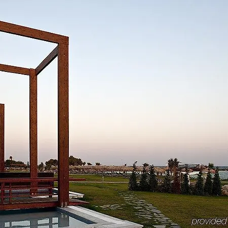 Aegean Breeze Resort Fánai