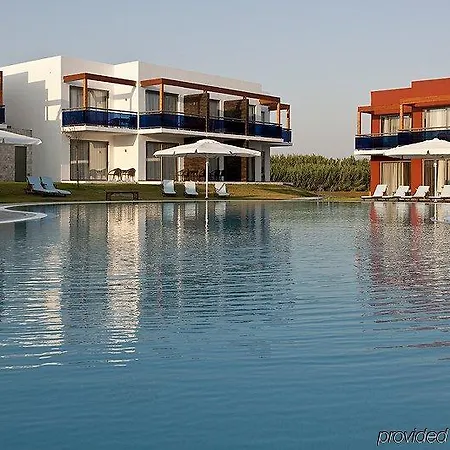 Aegean Breeze Fánai