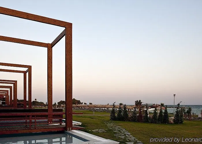 Aegean Breeze Resort Fánai