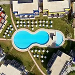 Aegean Breeze Resort Fánai