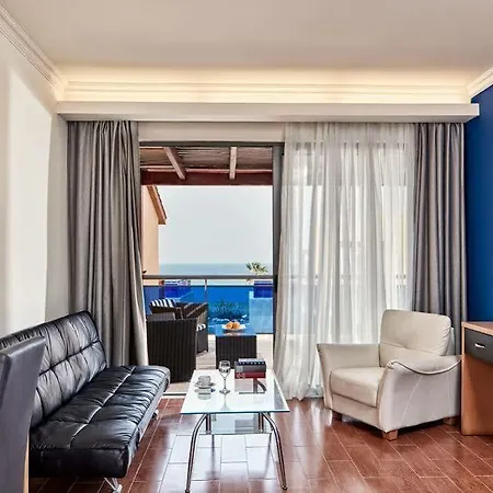 Aegean Breeze 5* Fánai
